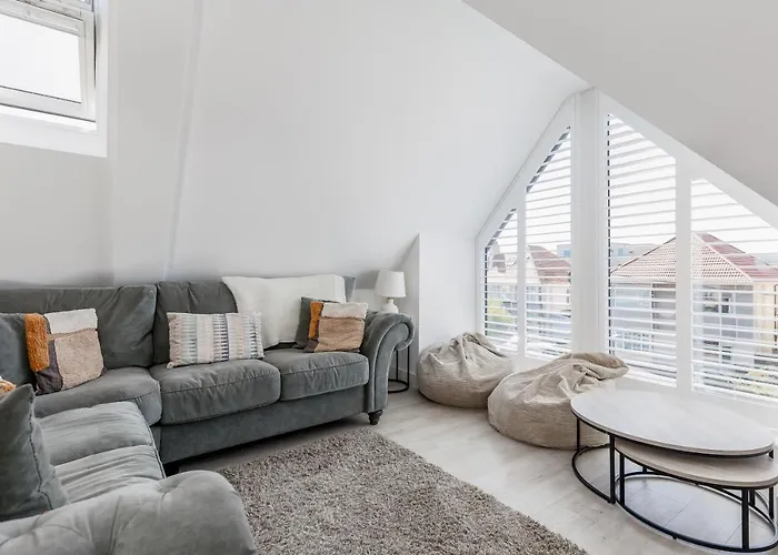 2 Bed Seaside With Parking